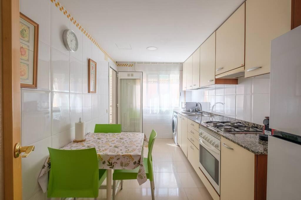 Apartamento En Complejo Residencial, Con Piscina. Salou Bagian luar foto